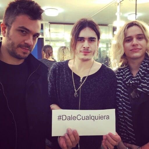 milapthsut's tweet photo. @GastonSardelli y si en vez de comprar el album del mundial sacan EL ALBUM de la gira y si si https://t.co/ZL0tRnCo6x
