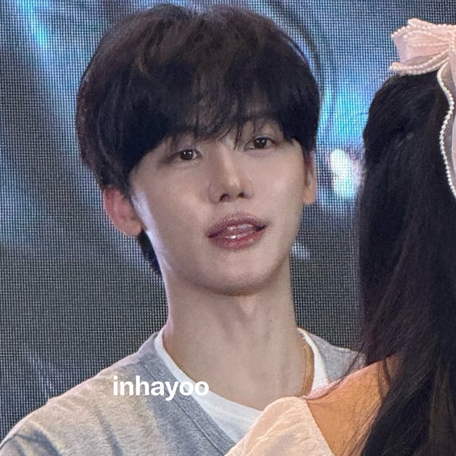 njmhae's tweet photo. he is so boyfriend https://t.co/fl8OmZdLMR