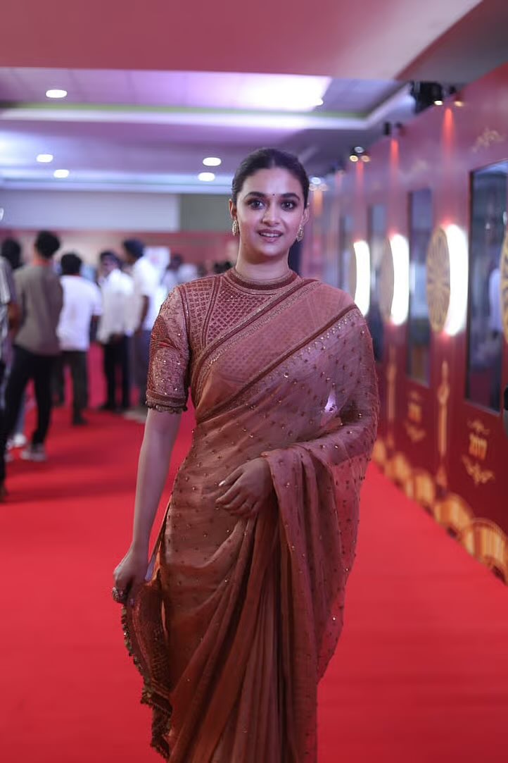 MeenaJo7's tweet photo. Slaying Beauty..😍❤️
@KeerthyOfficial 🤎🌟

#KeerthySuresh | #Meenajo https://t.co/ZRmXJaj55e