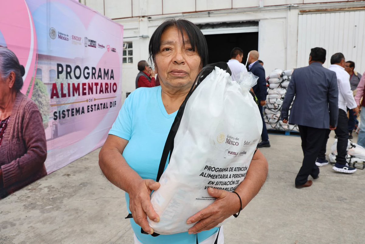 Gob_Puebla's tweet photo. Consolida SEDIF atención cercana y con calidez a la población

@armentapuebla_ @DIFGobPue

https://t.co/PBdnVcmj8v

#PorAmorAPuebla https://t.co/TMAgu8jR3k