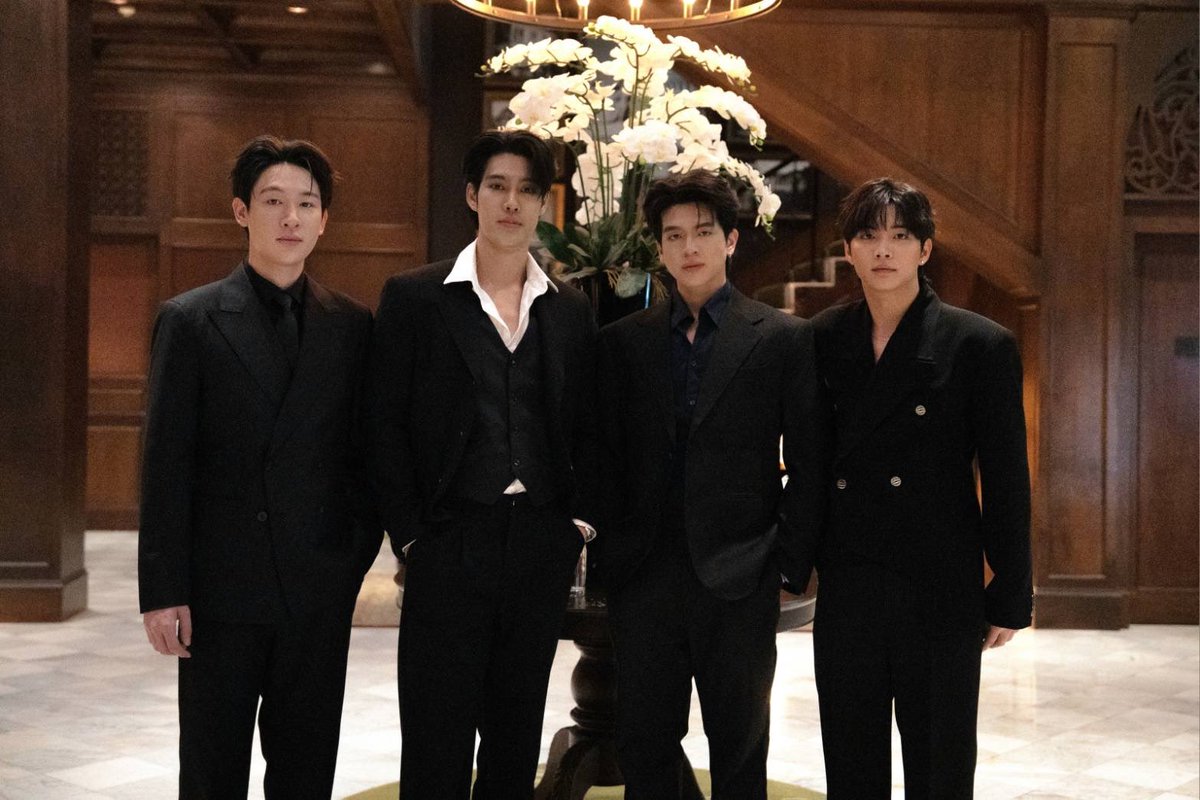 RainbowNewsent's tweet photo. ดีใจจนสลบ! “กอล์ฟ” ขยับสถานะ “พาย” เลื่อนขั้นเป็นแฟนส่งท้ายตอนจบซีรีส์ “FOUREVER YOU Part 2 : Lately, It's Winter Season”
#พายกอล์ฟ #PieGolf
#pie_saran #golfpasatorn
#FoureverYouProjectPart2 #LatelyItsWinterSeason #GMM25 #WeTV
เมื่อรู้ใจตัวเองว่าพร้อมที่จะรัก “ไทเกอร์” (พาย ศรัณวุฒิ) อย่างคนรัก “เดือนหนาว” (กอล์ฟ พสธร) ไม่รอช้ารีบเอ่ยปากขอไทเกอร์เป็นแฟนในทันที จนไทเกอร์ที่ไม่ทันตั้งตัวดีใจจนสลบไป ทำเอาเดือนหนาวตกใจ ร้อนถึง“โจฮัน” (แม็กกี้ รชต) และ “นอร์ธ” (บาส หัสณัฐ) ต้องรีบพาส่งโรงพยาบาล เรื่องรักกำลังเดินหน้า เรื่องปัญหาอันหนักหน่วงในใจของไทเกอร์ของเริ่มจะคลี่คลาย เมื่อ “สิงห์” (อ๋อง สิทธานต์) พี่ชายขึ้นรับตำแหน่งหัวหน้าแทนพ่อ ติดตามชมในซีรีส์ “Fourever You Project Part 2 : Lately, It's Winter Season” EP.24 (ตอนจบ) วันพฤหัสบดีที่ 2 กรกฎาคม 2569 เวลา 20.30 น. ทางช่อง GMM25 และรับชมเวอร์ชัน Uncut บนแอป WeTV ที่เดียวเท่านั้น แฟนๆ สามารถติดตามความเคลื่อนไหวต่างๆ ได้ทาง Facebook : StudiowabisabiTH | Youtube : StudioWabiSabi | IG : studiowabisabith | X : wabisabith