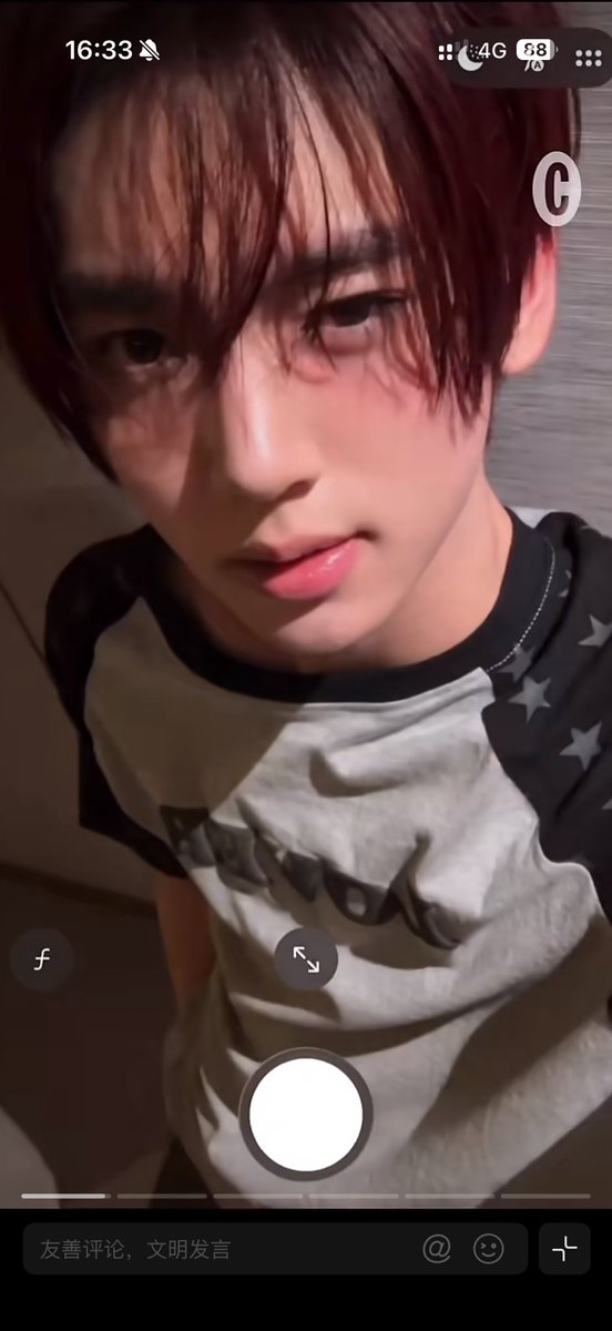 Aaaa3z09's tweet photo. 小哥哥你骚炸了帅炸了。上海第二场签售会快点显化我特么后悔死没继续充第一场了卧槽。 https://t.co/nWc47Hee2L