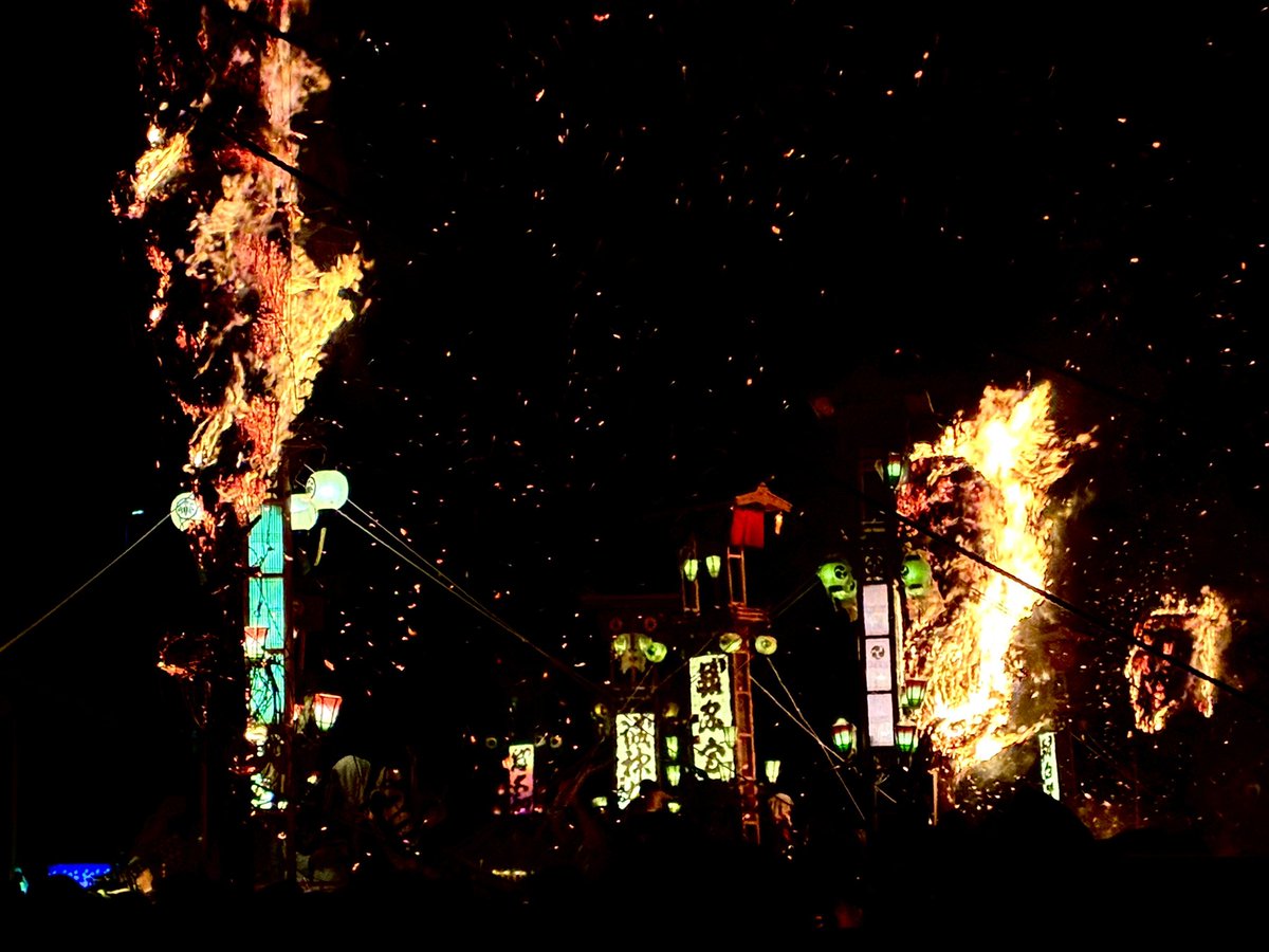 ICCHY8591's tweet photo. 石川が石川県能登町にやってきた！
伝説の奇祭"あばれ祭り"の初日を堪能しました。
夏の訪れを告げるこの祭り。とにかく大迫力で、デンジャラス🔥
２日目も楽しむぞ！ https://t.co/ZyEXBDdnoH