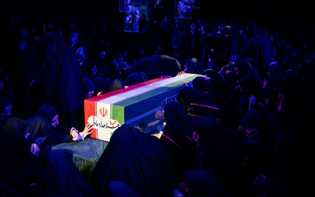 Soureh_design2's tweet photo. In his first message after being appointed, our Leader, Sayyed Mojtaba Khamenee said only this sentence about his martyred wife:

"My dear and faithful wife, in whom I had placed many hopes."

This is her, martyr Zahra HaddadAdel https://t.co/elgh4yKsGO