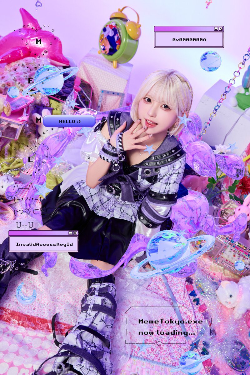 _siosai_chan_'s tweet photo. ミームトーキョー新アー写ディレクションしました(^.^)🧬
⁡
セーラー衣装から秋葉原要素を抽出し、オタクの女の子っぽい部屋にAAやポップアップウィンドウを散りばめ、それぞれを印象付けるモチーフを宿らせました🎼🪽🔥🪐
ミームを愛するみんなが過去現在未来全てを抱きしめて進んでいけますように🫂 https://t.co/j4QOFV8ibV