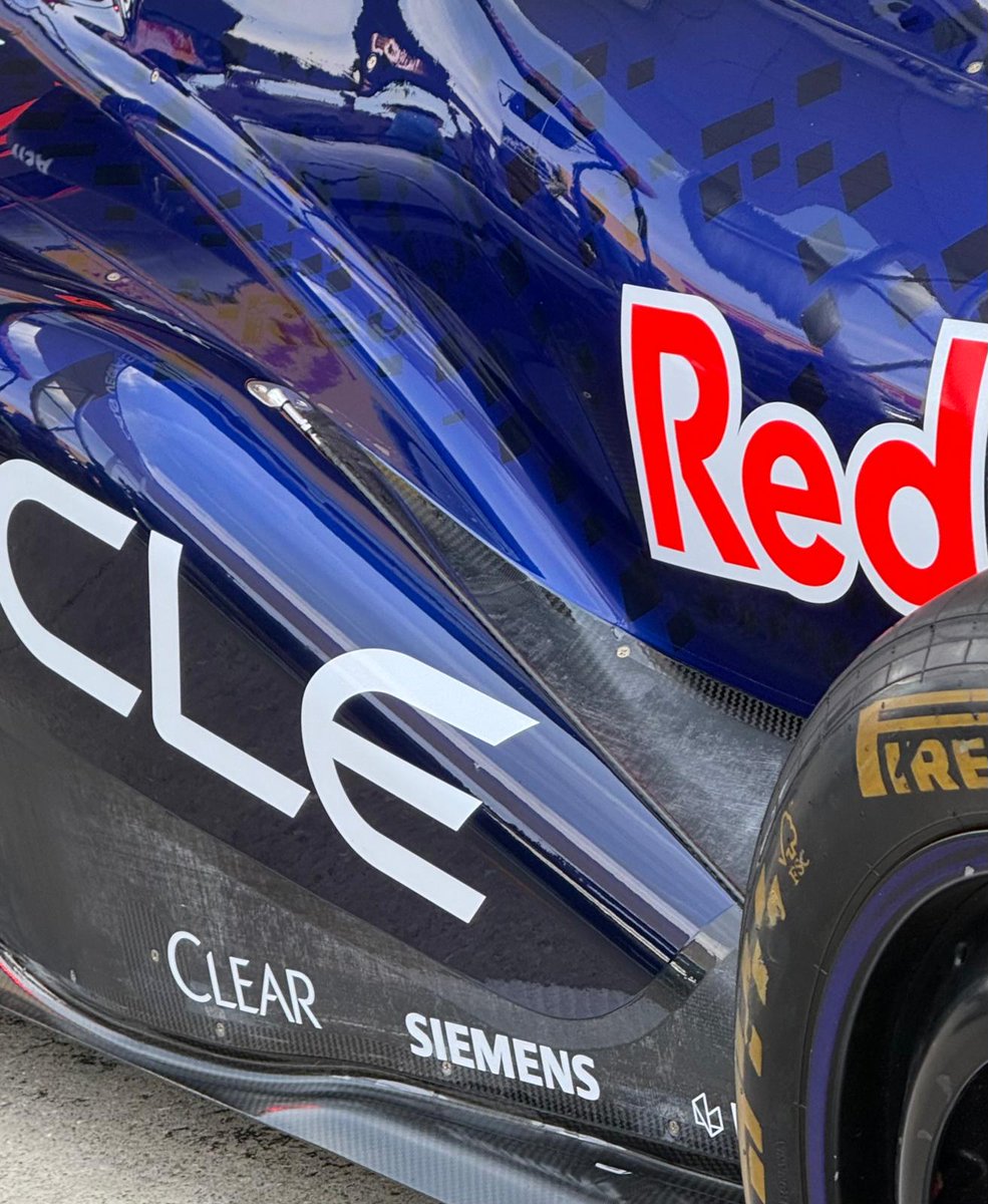 ScarbsTech's tweet photo. For aero you'd like sharp sidepod edges, but regs enforce a large minimum radius.
Red Bull fit this 'floor body stay', which is a cable running down the ridge of the sidepod. Rules allow body work near this to have just a 20mm radius 😉 
#F1 #F1tech #BritishGP
📸 @xavigazquez https://t.co/CQ2v6NU7NQ