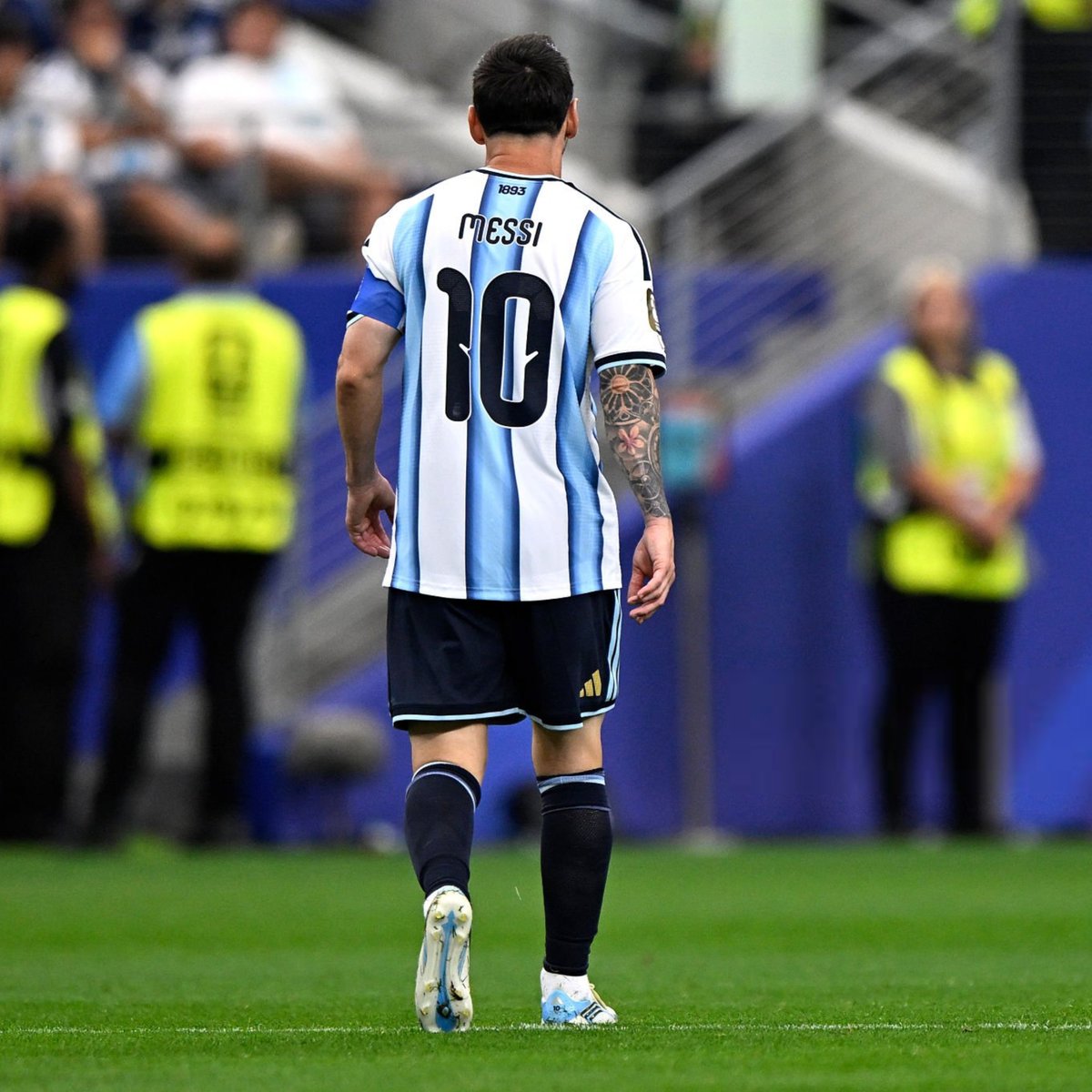 ActuFoot_'s tweet photo. 🚨🚨 RECORD ! LIONEL MESSI 🇦🇷 DEVIENT LE PREMIER JOUEUR DE L'HISTOIRE À MARQUER CONTRE 14 SÉLECTIONS DIFFÉRENTES EN COUPE DU MONDE !!! 🌎

Ses 14 victimes :

💀 Algérie 🇩🇿
💀 Arabie saoudite 🇸🇦
💀 Australie 🇦🇺
💀 Autriche 🇦🇹
💀 Bosnie 🇧🇦
💀 Cap-Vert 🇨🇻
💀 Croatie 🇭🇷
💀 France 🇫🇷
💀 Iran 🇮🇷
💀 Jordanie 🇯🇴
💀 Mexique 🇲🇽
💀 Nigéria 🇳🇬
💀 Pays-Bas 🇳🇱
💀 Serbie-et-Monténégro 🇷🇸🇲🇪