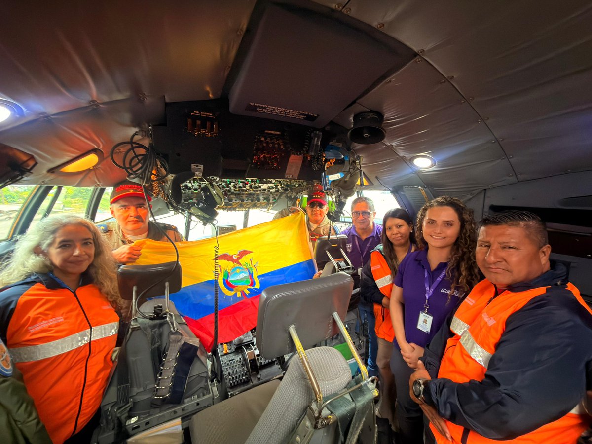 Riesgos_Ec's tweet photo. La solidaridad del Ecuador no se detiene. ✈️🇪🇨🫱🏼‍🫲🏻🇻🇪

Hoy despegó el cuarto vuelo de asistencia humanitaria hacia Venezuela, transportando más de 8 toneladas de ayuda para las familias afectadas.

Seguimos sumando esperanza.
#EcuadorPorVenezuela #GobiernoDelEcuador https://t.co/cjnFTTe3Rs