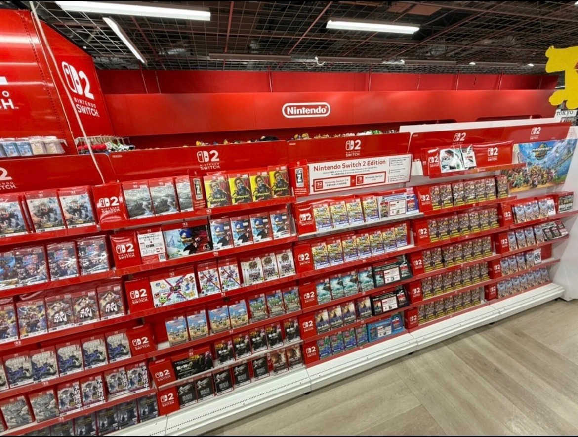 Pirat_Nation's tweet photo. Sony’s decision to stop releasing new PlayStation games on discs starting in 2028 is not expected to change Nintendo’s plans because Nintendo does what they want

Industry analyst Mat Piscatella says Nintendo usually follows its own strategy instead of copying other companies.

“My gut says Nintendo does what Nintendo wants to do, and I don’t see them changing their plans based on what Sony or Microsoft do. Nintendo is going to be Nintendo, for better or worse.”

He also said Nintendo is still doing well with physical games, physical game sales have declined across the industry but Nintendo continues to sell good
