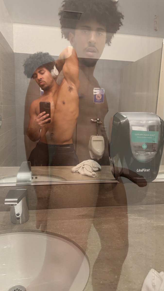 shrimpboi06's tweet photo. lol thought i'd hop on trend😈 #trend https://t.co/s2qVPgBjzV