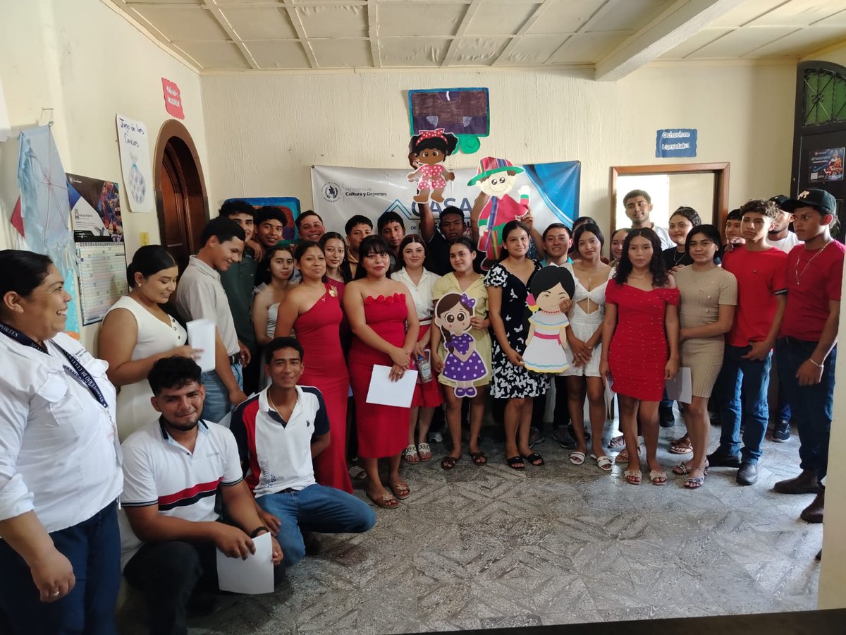 McdGuate's tweet photo. #Petén|🇬🇹32 jóvenes de Melchor de Mencos, dieron vida a la riqueza cultural de nuestro país a través del taller de elaboración de muñecos representativos de los Cuatro Pueblos de Guatemala.

A través de actividades lúdicas se promovió el aprendizaje sobre las tradiciones del país https://t.co/LaN3ym517U
