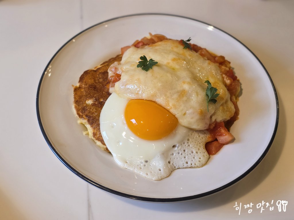 Shine_1006's tweet photo. #오늘의_히짱_맛집✨ in Japan
옥수수 팬케이크 먹으러 간 Brasserie Salut🥞

토요일 낮이라 그런지 웨이팅이 너무 길었던🕴
((오픈런을 추천합니다ㅎ))

팬케이크는 퐁신퐁신하고
🌽옥수수는 달달, 햄은 짭짤해서 단짠조합 최고!!
푸딩이랑 다른 메뉴도 맛있었어❣️

#히짱메일 #ひいめーる #토미투어 https://t.co/QJTWwBiTKW