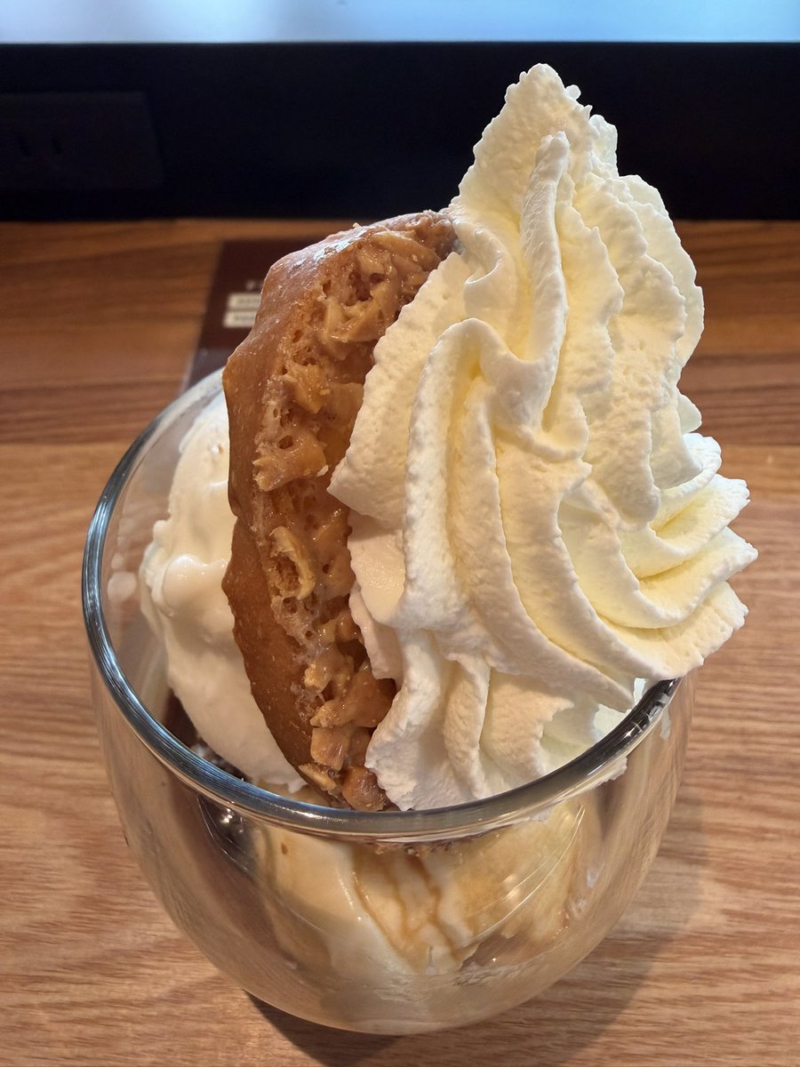 stark_FF's tweet photo. 文字通り長過ぎた長野県を抜けて山梨県へ
甲府まで来たのでYATSUDOKIカフェへ。 https://t.co/HsBn9rqrbk