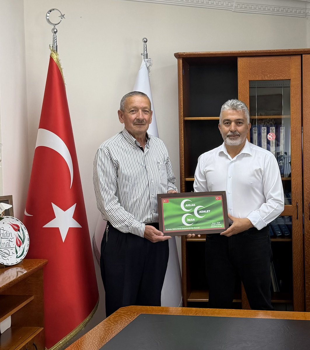 abidunal's tweet photo. Sedat Er ağabey ziyarete gelmiş, safalar getirmiş. Sağ olsun. https://t.co/S9cwpLioXG