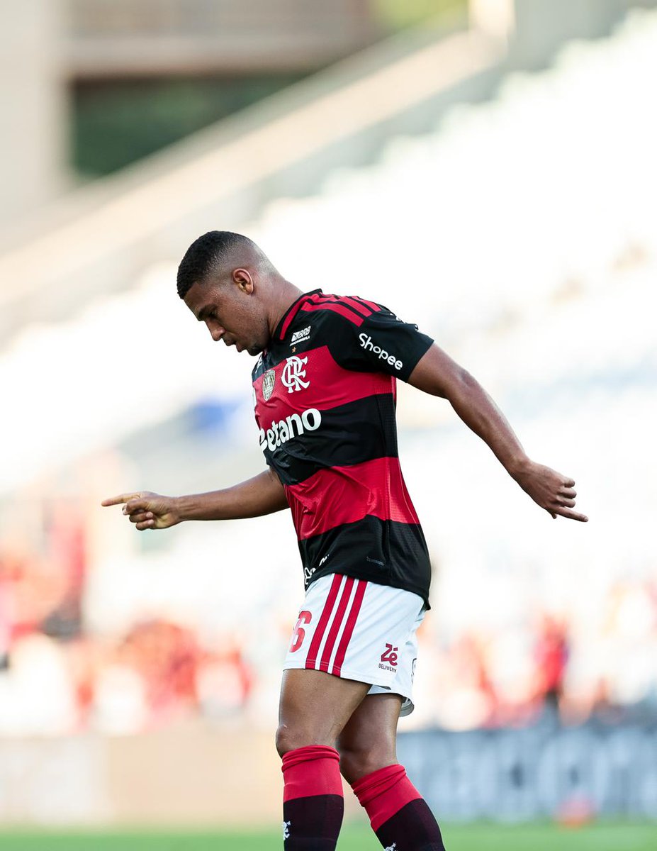 Flamengo_es's tweet photo. 🔝 Gol y asistencia para Samu Lino en su primer partido de pretemporada. https://t.co/7soslT7f1Q