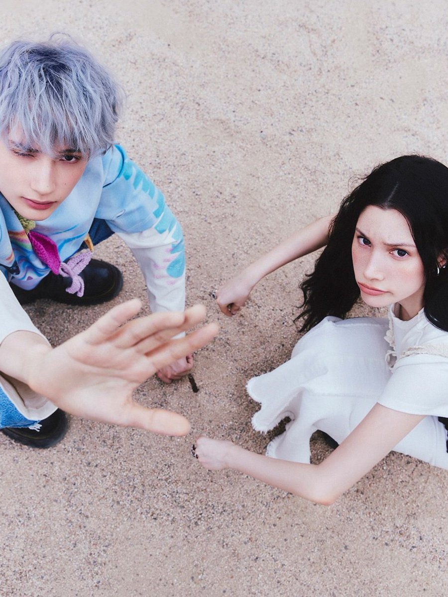 txtwerse's tweet photo. These photos are so pretty omg so adorable https://t.co/5ETMU7lfs3