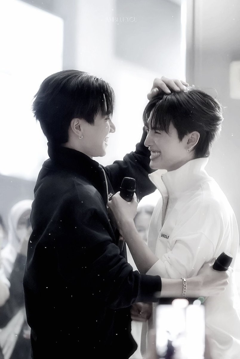 GYthtb's tweet photo. Devil’s kiss 😈💋concert is just around the corner. Let’s be moots and get to know each other😊
 
Please help repost 🖤🤍
#PerthSantaConcert
#PerthSanta #เพิร์ธแซนต้า
#PerthTanapon #Santapp https://t.co/MxNVSzb1UV