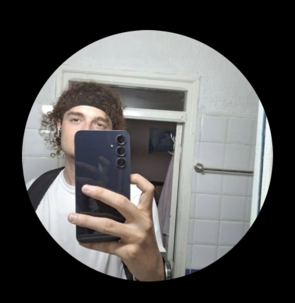 oh_my_izzy's tweet photo. @Miraxus2 @vinijrmcf @kissblexi @desiredoues Gozando c a pica dos outros? https://t.co/s7zcwz4oif