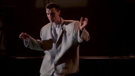ravenindwindow's tweet photo. He pensado mucho en David Byrne viendo los créditos de #findingemily https://t.co/i1ljIFagMe
