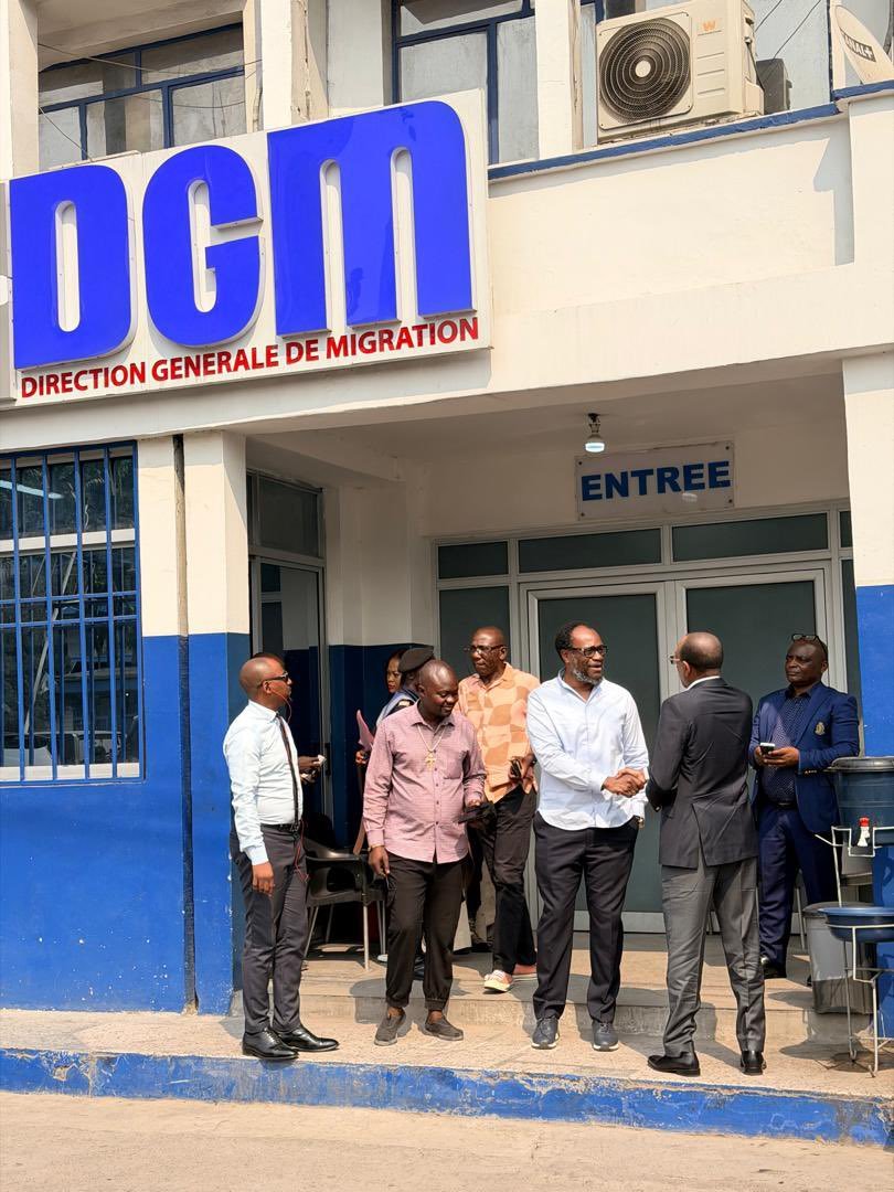 simeonisako13's tweet photo. #RDC| Le #passeport de l’opposant Delly #Sesanga confisqué par la #DGM lui a été restitué. https://t.co/Nlz2ICgUxu