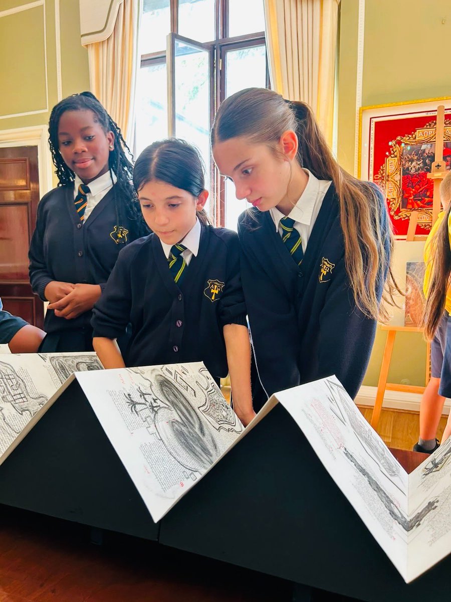 GreeceinUK's tweet photo. 📚🎨🇬🇷 This week, we were delighted to welcome pupils and teachers from St @CyprianAcademy to the 🇬🇷 Residence for a special educational visit to our #Odyssey and George #Seferis exhibitions

See more👇
https://t.co/3qTiTiZwiz https://t.co/KxK1awAL8I