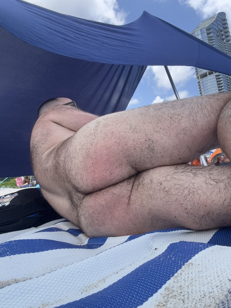 deerockbear's tweet photo. It’s been a long time since I’ve been to the nude beach. As is tradition, time for a post 🏖️ https://t.co/YlTzsNgGqH