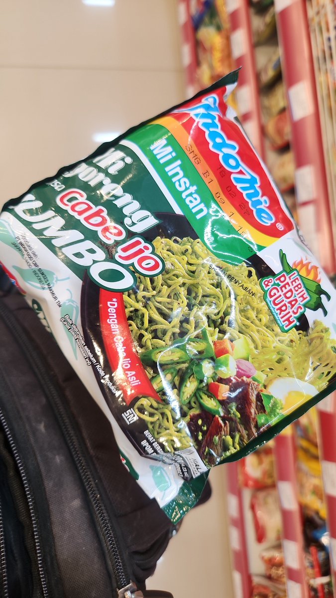 handoghouse's tweet photo. @thunderthieff Hampir mirip kaya Indomie goreng sate jaman dulu. Cm lama² dimulut berasa aroma cabe nya. Kebetulan habis bikin juga https://t.co/rc7GbYjUjY