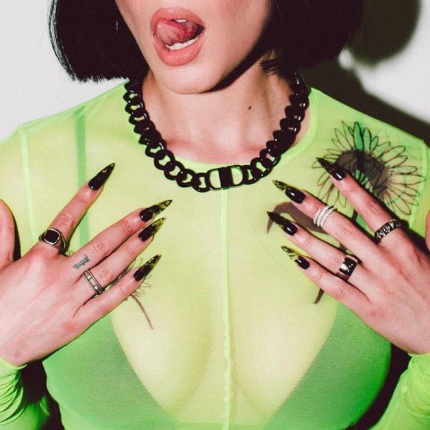 throwbackhals's tweet photo. On this day 7 years ago, July 3rd 2019, Halsey posts close up pictures of their MTV MIAW Brazil outfit. 

“Details” https://t.co/jJ1pMvbjzr