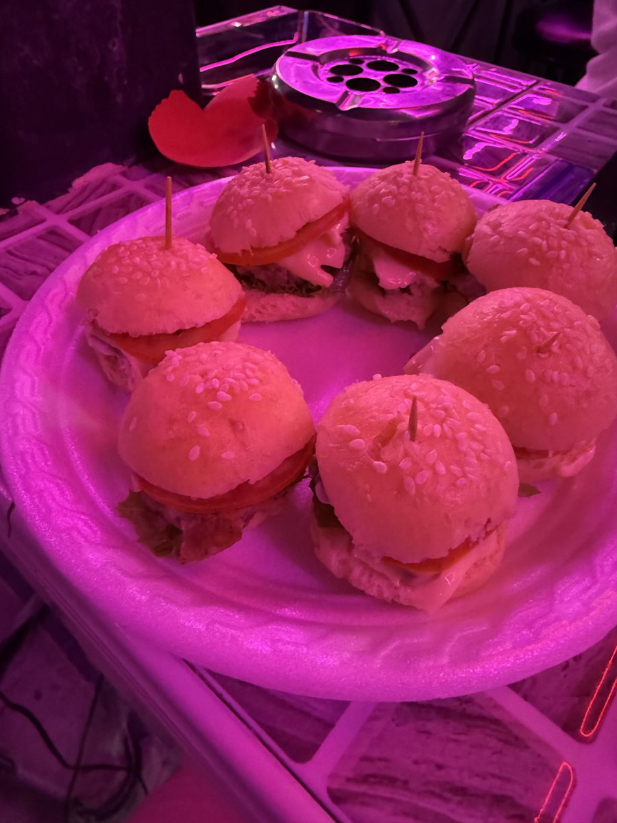 DannyKnobler's tweet photo. It’s after midnight so it’s the Fourth of July here in Thailand. So sure, I’ll have a burger! https://t.co/StcHdEMMDz