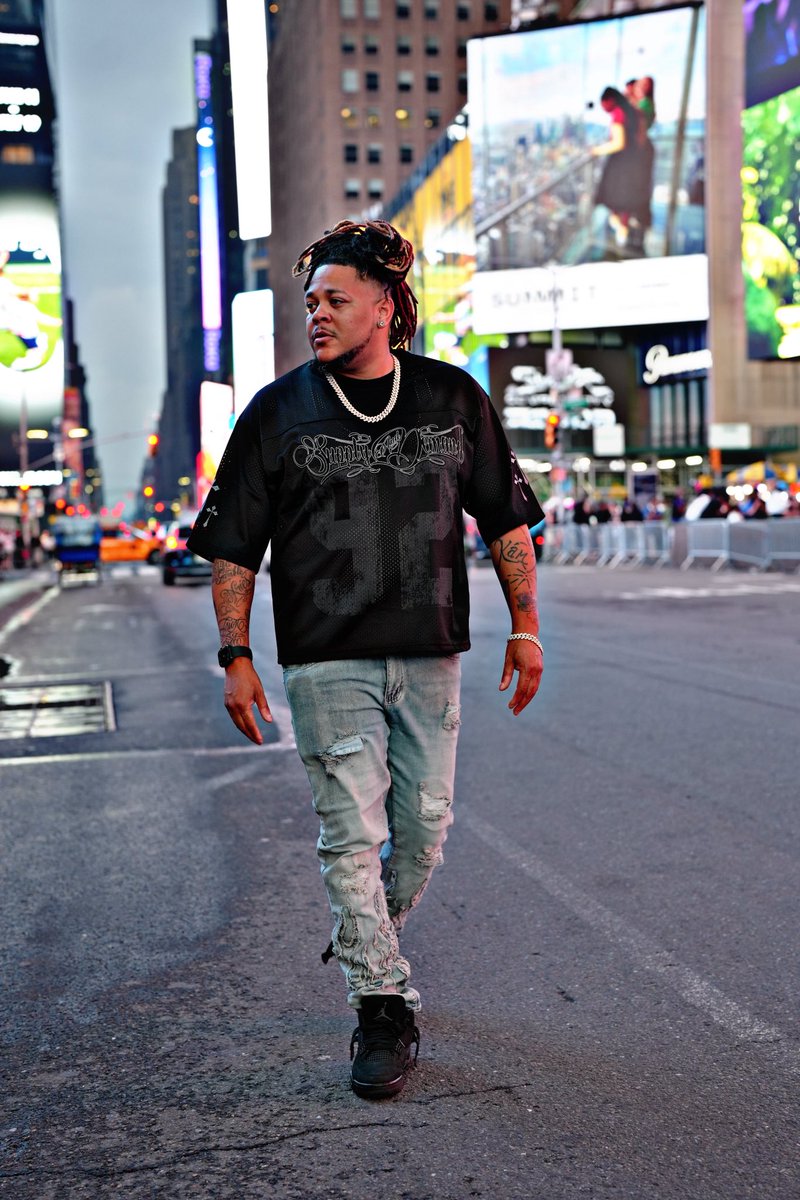 KamDa_MC's tweet photo. ✨ just a northern boy raised in the south 🔥🔥🖤🖤🖤 https://t.co/Na7zwkbp77