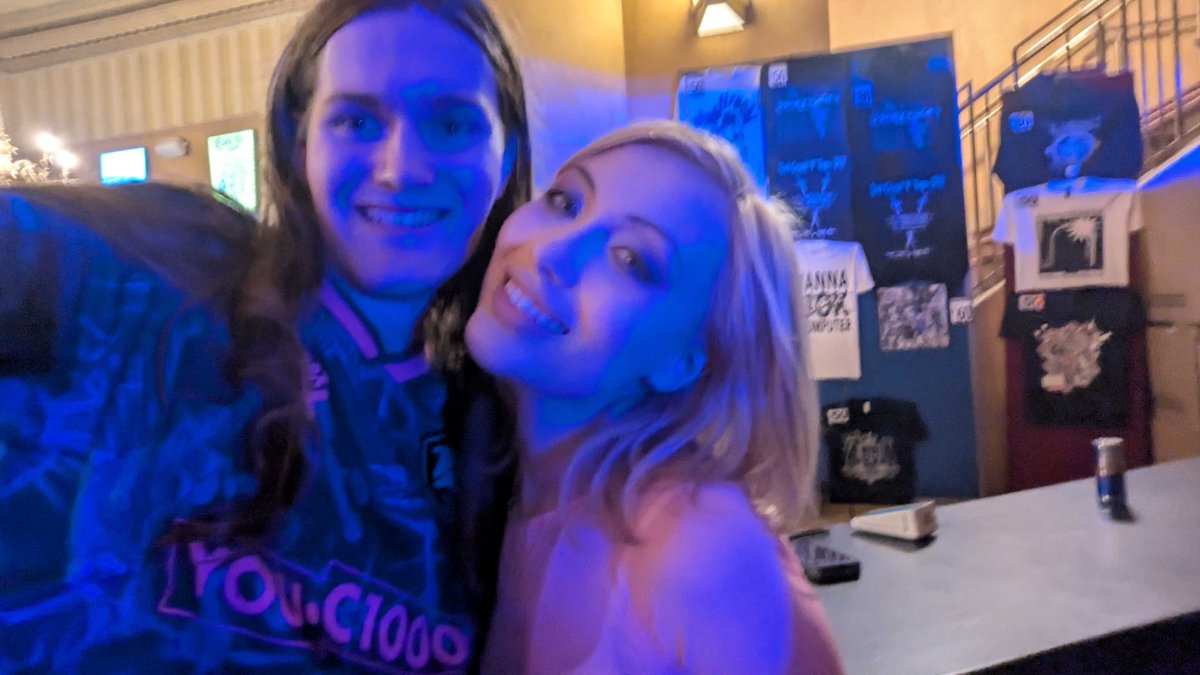 ShoeyMini's tweet photo. .@notdaine YOU WERE SO AWESOME THANKS FOR TONIGHT

(chopped warning) https://t.co/GSo6RIcRKI