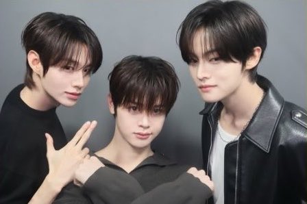One_Minwwki99's tweet photo. visual-line 🖤😻 https://t.co/p3CshcTAvW