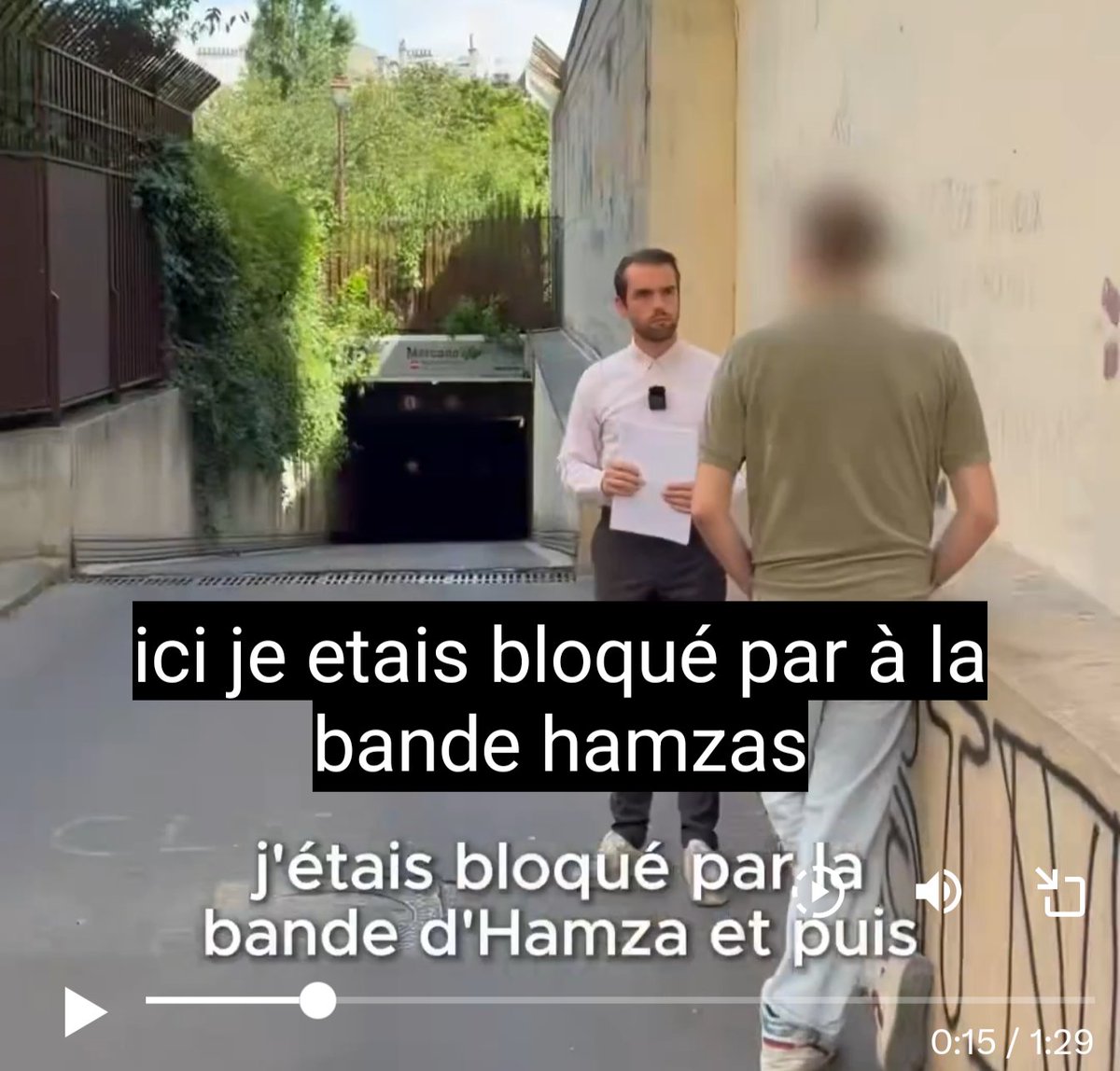 poutchenuk's tweet photo. @tr_vink Tu sais très bien comment ça se passe. Il y a 25 jeunes autour de la voiture si tu bouges le petit doigt tu finis lynché.
À 14 ans ils ont déjà des couteaux dans la sacoche.
Les français sont condamnés à éviter ces situations où baisser les yeux.  
Si tu bouges ta voiture, prison https://t.co/p5XHayo9XT