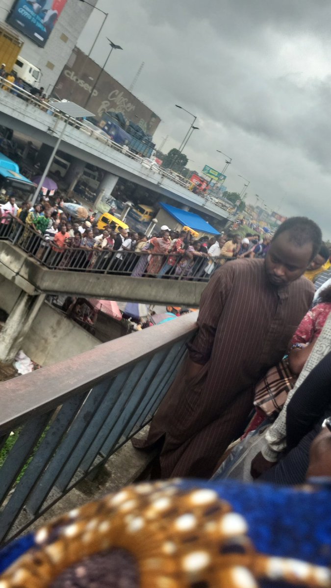 __nifemii's tweet photo. wetin be this😭😭 https://t.co/1M7zugCgP6