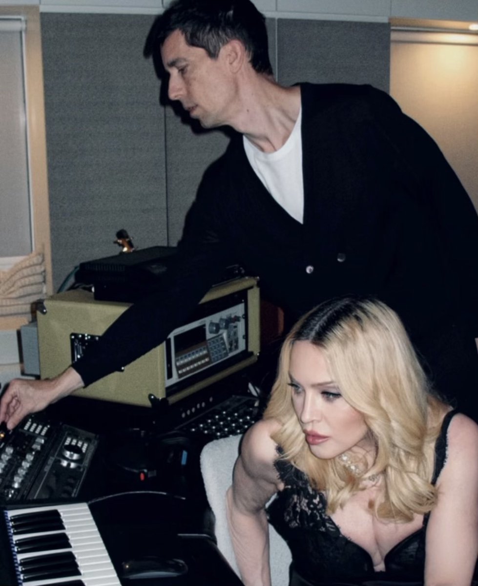 julioamx's tweet photo. Dos álbumes legendarios en manos de Madonna y Stuart Price, qué pedazo de dúo. https://t.co/zkOPKEGXqt