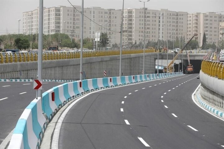 GazaWar_BD's tweet photo. 🔴 The underpass on the Shahid Hakim Highway at the intersection with Tavun Boulevard was put into operation without an official ceremony for the welfare of the guests of the farewell ceremony of the martyred leader of the revolution.
#iran #palestine #martyrs #khamenai #tribute https://t.co/FL2nKMHViT