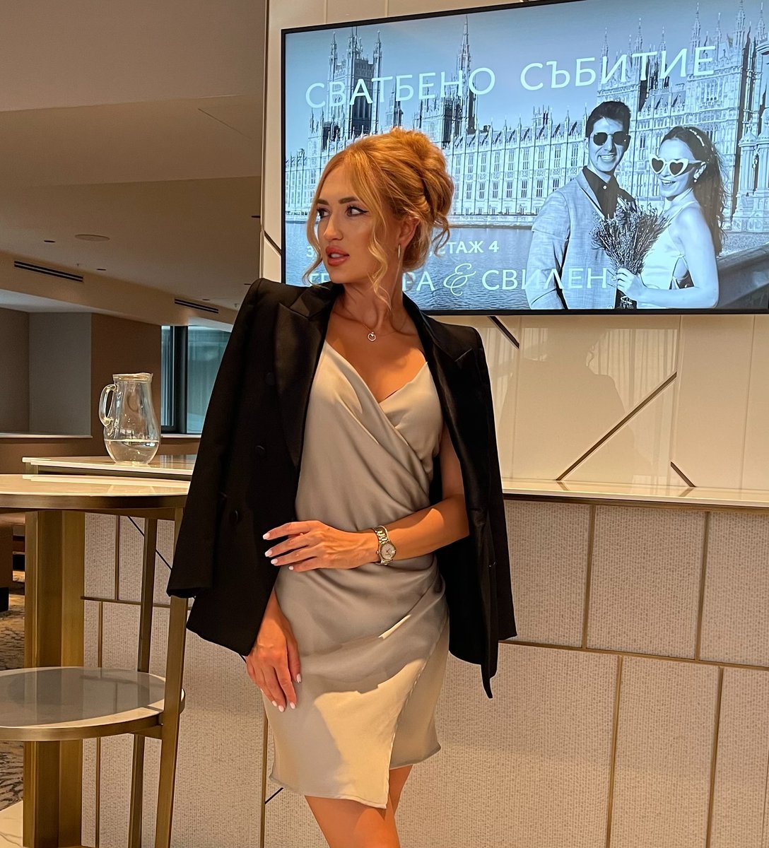 aa__v08i's tweet photo. Sometimes it's nice to dress up, slow down, and simply enjoy the moment. Life moves fast, but the little moments of confidence, laughter, and gratitude are the ones that stay with us. Here's to embracing every season of life with grace and a smile https://t.co/IEdNmzPnet