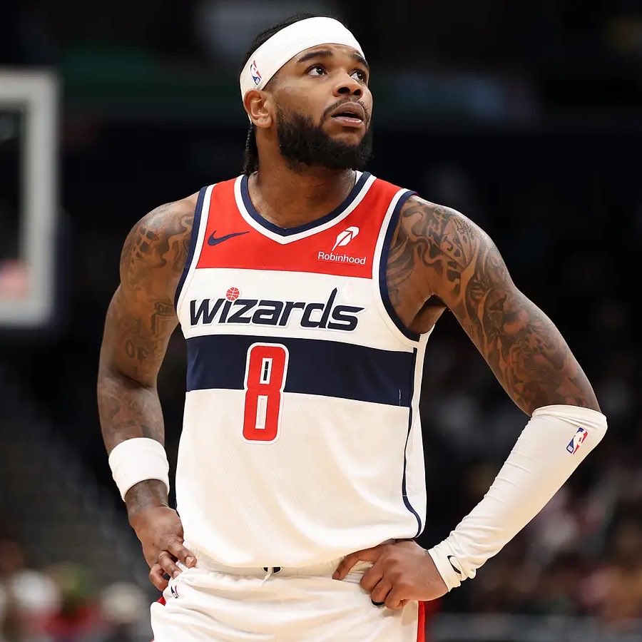 LegionHoops's tweet photo. FULL TRADE DETAILS

Lakers receive:
Jaden Hardy
2 2nd-round picks

Wizards receive:
Deandre Ayton https://t.co/XhGZAJFRuC