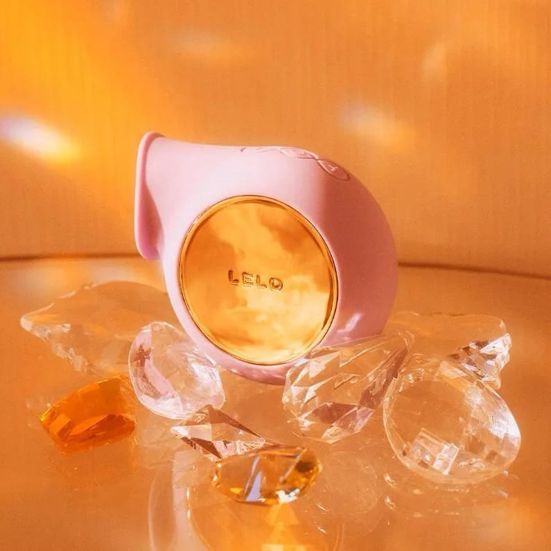 moonrivermallhk's tweet photo. 🌊 按下去還會掉電？刺激太直接會痛？

LELO Sila Cruise 一次解決你的痛點！

✅ Cruise Control 智能恆定動力，再用力也不衰減  
✅ 超大柔軟開口，溫柔包裹不直接碰觸  
✅ 聲波均勻擴散，整片敏感區都舒服  
✅ 100% 防水易潔，浴室玩完直接沖洗  

從輕柔到強烈，8 檔隨心掌控。  
今晚告別失望，迎接穩定高潮！💎

👉 立即購買：https://t.co/1oTUsarvKE

#LELO #SilaCruise #陰蒂按摩器 #奢華情趣