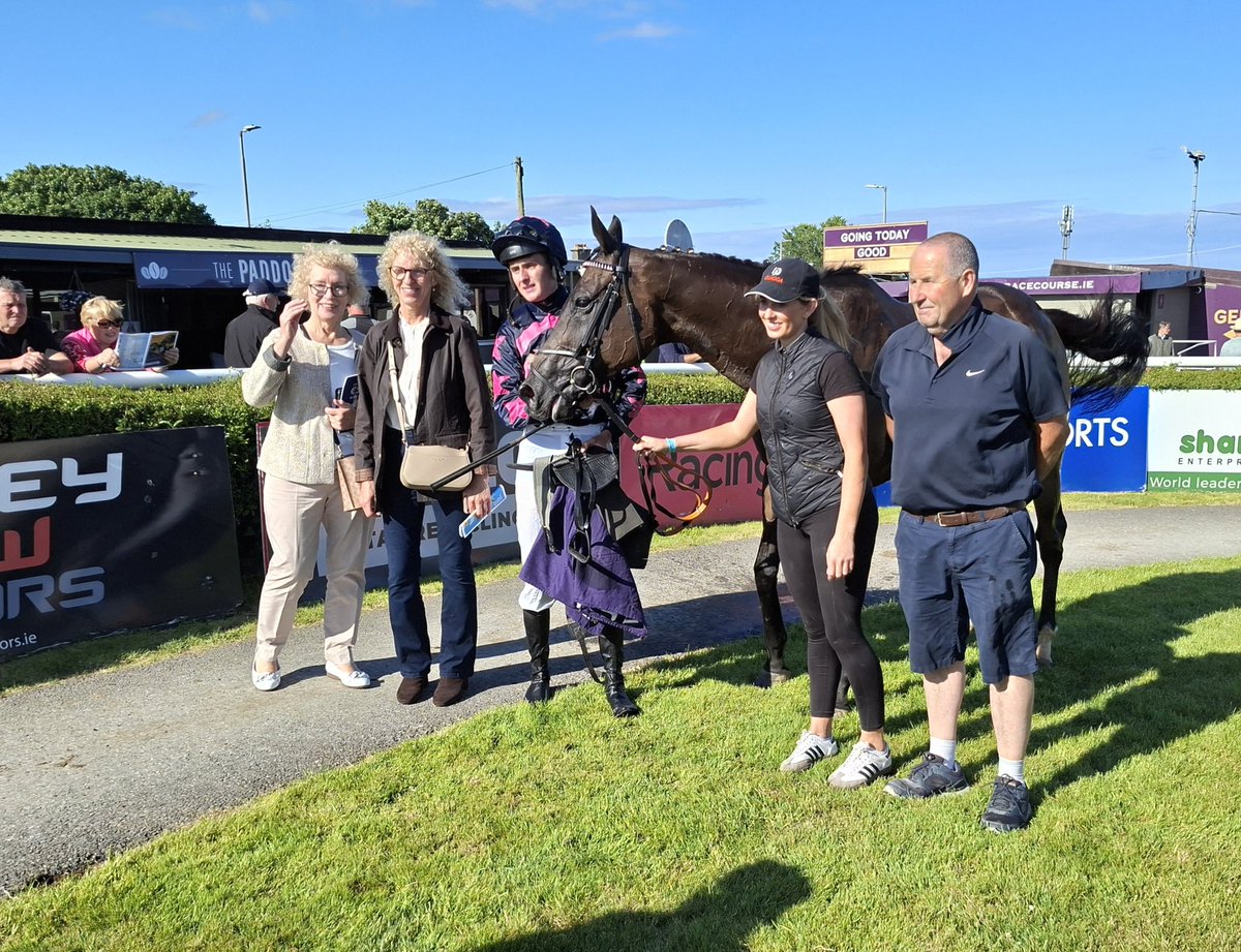 IrishRacing365's tweet photo. Backinabit won @WexfordRacecour for @d_g_hogan https://t.co/WPQWOVkqgL