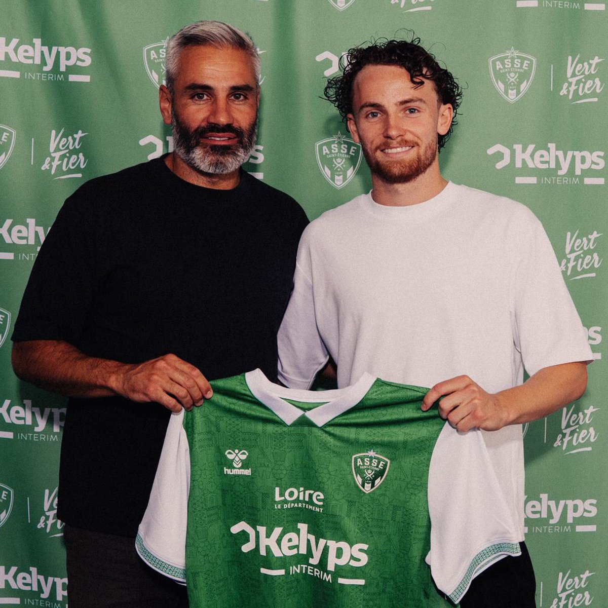 ASSEofficiel's tweet photo. ✍️ Milieu offensif de 22 ans, originaire du Danemark, Jakob Breum 🇩🇰 est le deuxième renfort estival des Verts ! 💚

Bienvenue à notre nouveau numéro 10, transféré depuis @GAEagles (Pays-Bas) ! 👇