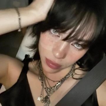 S_AMARKAND's tweet photo. Billie eilish #armpit 🙇🏼 https://t.co/ysR6y4FBTp