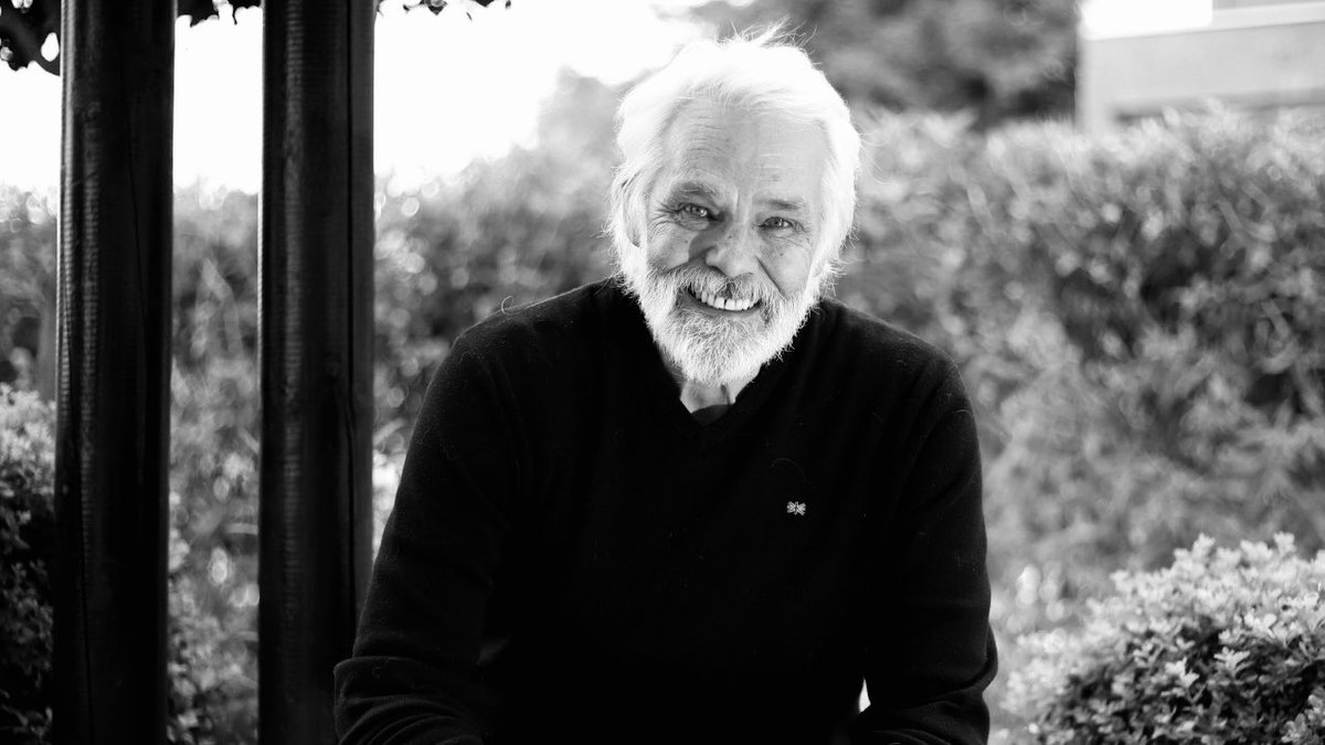 artefactocl's tweet photo. ⚫️ Fernando #Kliche, destacado actor de la televisión chilena, muere a los 71 años 

“Con profunda tristeza informamos el sensible fallecimiento de nuestro compañero y amigo”, declaró la Corporación de Actores y Actrices de Chile. “Un actor que transitó con maestría entre el drama y la comedia”
