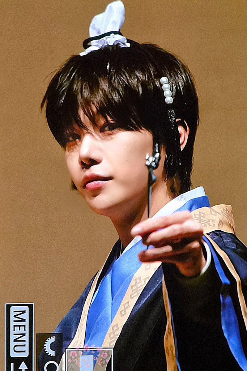 gil_2793's tweet photo. 260703 프롬 대면팬싸
Preview

약사 혼잣말 - 진시
薬屋のひとりごと - 壬氏様♡

#보현 #bohyeon #ボヒョン #유어즈  #YUHZ https://t.co/coNPbw2ge7