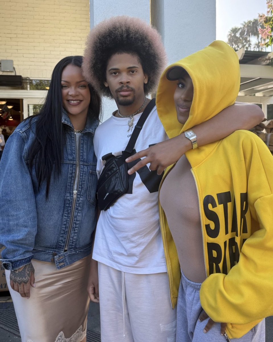 gabgonebad's tweet photo. Rihanna with the cousin of her vocal producer Kuk Harrell in LA yesterday 🤍 https://t.co/vsKRcqWYwr