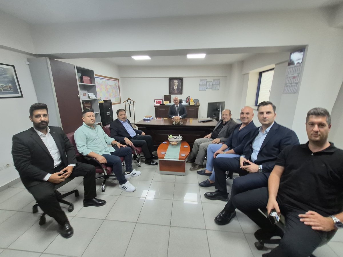 yucelkazancoglu's tweet photo. İzmir programımız kapsamında, PTT 2. Bölge Müdür Yardımcıları Sayın Özgür Babalı, Sayın Erhan Kaya, Sayın Murat Gültaç, Sayın İbrahim Halil Babagiray ve Sayın Şerife Kahraman’a, İzmir Şube Başkanımız Sabahattin Dinç ve kıymetli Şube Yönetim Kurulu üyelerimizle birlikte ziyarette bulunduk.

Ziyaretimizde, PTT teşkilatımızın yürüttüğü çalışmalar, sektörde yaşanan son gelişmeler ile çalışanlarımızın talep ve beklentileri üzerine verimli bir istişarede bulunduk.

Nazik ev sahiplikleri ve samimi misafirperverlikleri dolayısıyla Sayın Bölge Müdür Yardımcılarımıza teşekkür ediyor, çalışmalarında üstün başarılar diliyorum.