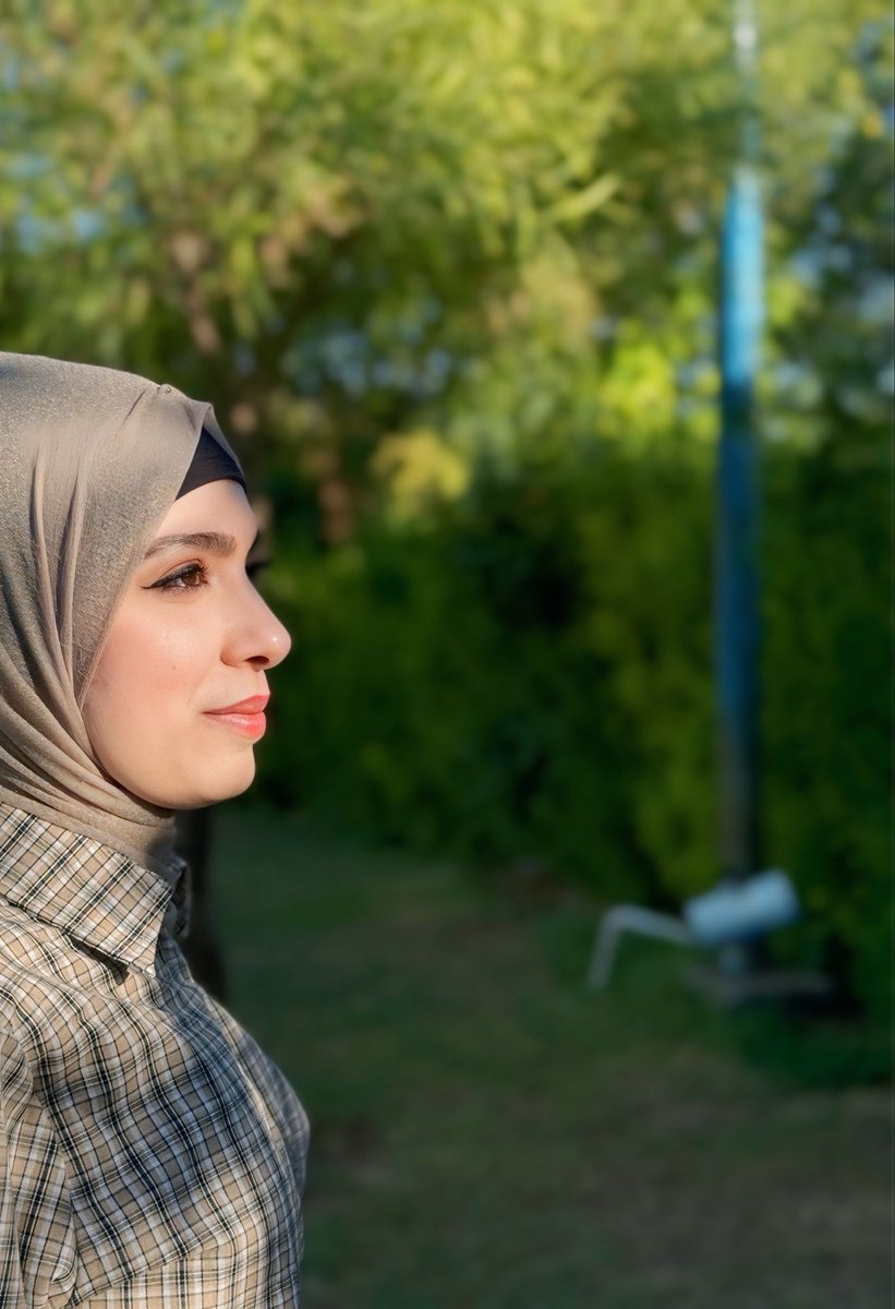IyverXalid's tweet photo. .
" أحبُّ ساعات كياني المظلمة
التي تتجذّر فيها حواسّي ؛ 
فيها أبصرتُ ، كما في رسائل قديمة ،
أياّم حياتي و قد عيشتْ من قبلُ ، 
نائيةً و ذابلةً كخُرافة .
…
⬇️ https://t.co/AzEWgkgrVT
