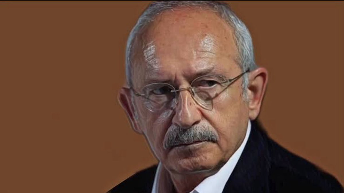 Sena188106's tweet photo. Seni sevmiyor ve sana güvenmiyorum..78 yaşında, koltuk ihtirasına kapılmış bir zavallısın.. Hiç siyasi  hayatında başarılı olamadın yine başarılı olamayacaksın.. Bu sefer de biz Chp, seçmenlerine yenileceksin..Hiçbir başarı öykün olmayacak.. https://t.co/1YRqhatXD6