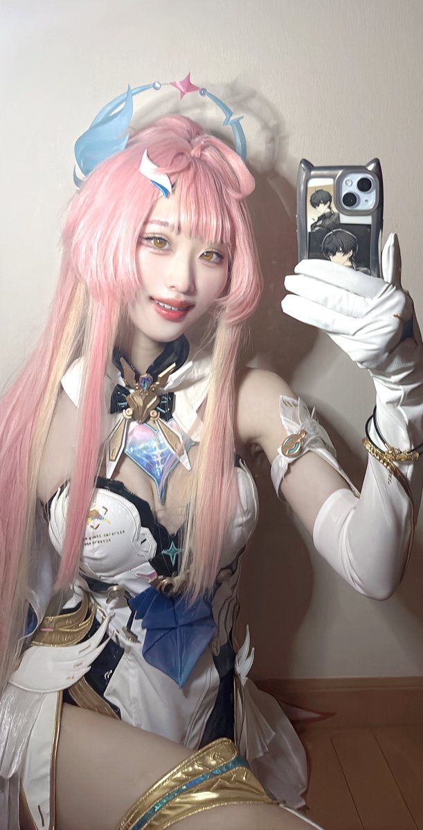 Q_ww_928's tweet photo. もしかして、私が見えるの？
※cos https://t.co/L6AufTRP82