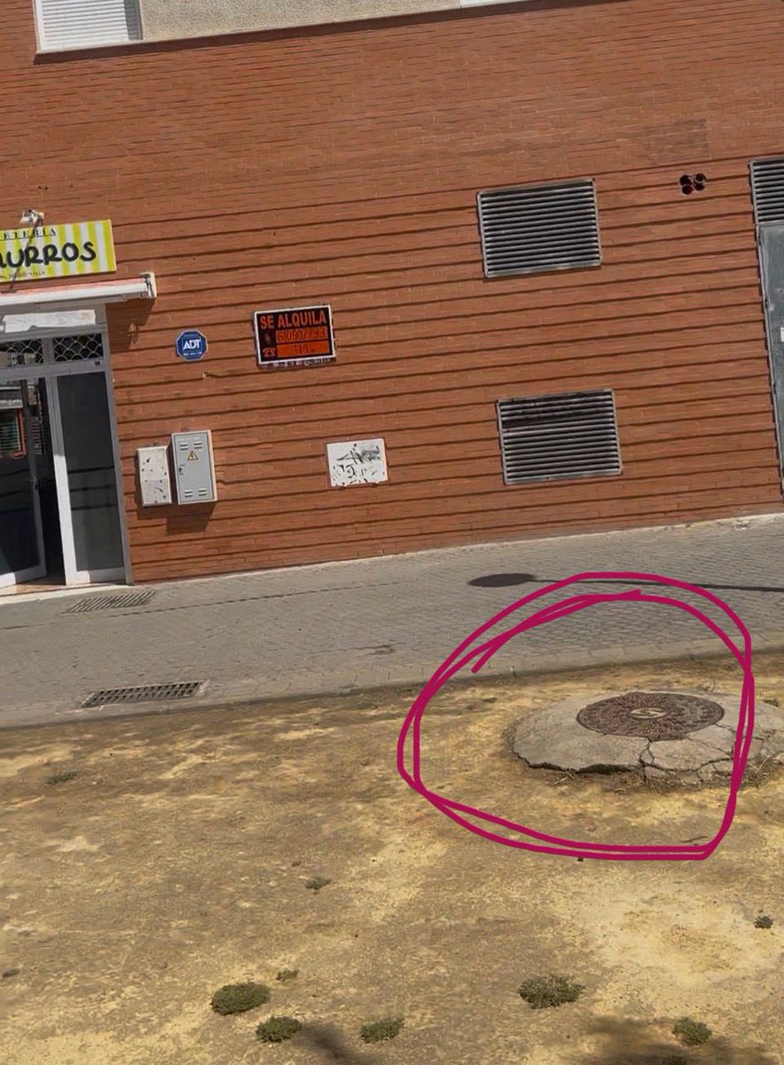 huertadlperejil's tweet photo. 📄⚠️ El pasado 1 de junio #asociaciónvecinal presentó por registro electrónico una #solicitudvecinal al @Ayto_Sevilla  para que reparara y nivelara la arqueta situada frente al supermercado Día, en la calle Estafeta, por el riesgo que supone para los peatones.
#Somosbarrio
#SúmateAlBarrio
❗ Ha transcurrido ya más de un mes sin haber recibido contestación alguna y, mientras tanto, el peligro continúa. Varios vecinos ya han tropezado en este punto e incluso se ha producido una caída.
 #BarrioLosCarteros   #JuntosHacemosBarrio
📝 Nº de registro: 2026/SGE_01/044022
#ParticipacionVecinal
⏳ Los vecinos no podemos seguir esperando. La #seguridadpeatonal debe ser una prioridad y esta incidencia requiere una actuación urgente.
@Mj_torres2
@Dto_Norte 
@jdelarosa100  @jlsanzalcalde
@JuanToAragon
@pedroajaime 
@MyriamDRguez
@pinomontanopsoe @PSOEAytoSevilla 
@antoniomunozsev 
@SusanaHornillo 
@VOX_SevCapital 
@ismaelsc_
@soniagaya1
@fuentesmedrano
@frgalisteo
@Nacho_gonfer